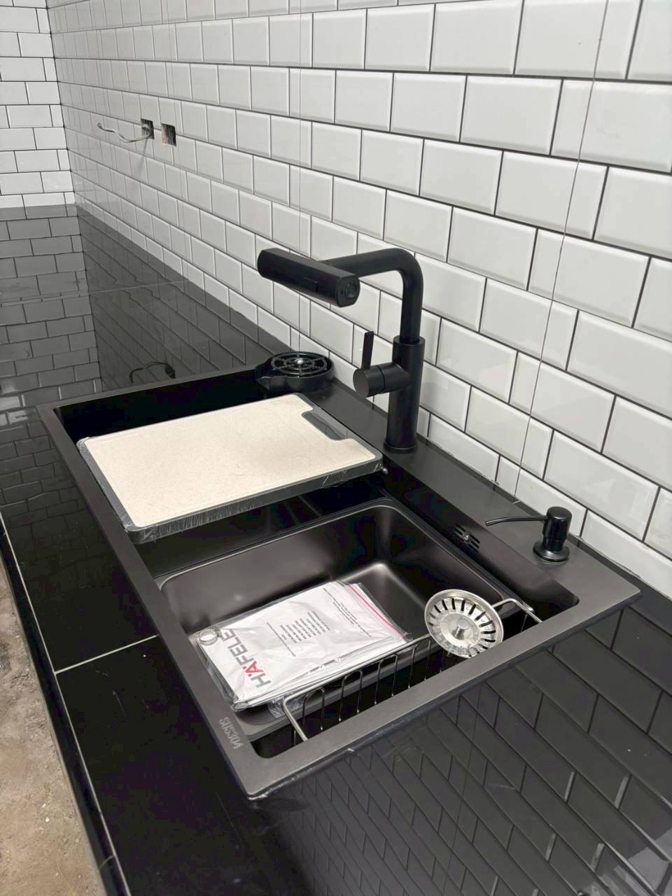How to Care for Your Kitchen Sink to Keep It Beautiful All Year Round